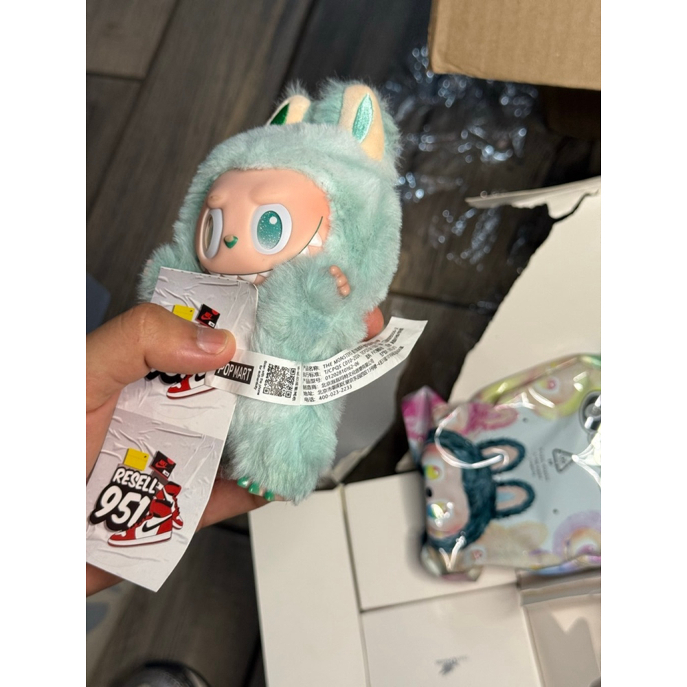 V3 BIE POP MART Big Into Energy blind box custom
Version v3 - Picture 3 of 4
